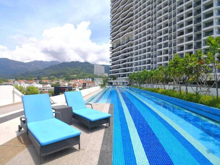 Deluxe Seaview Suite Twin Bed By The Only Bnb Tanjung Tokong エクステリア 写真