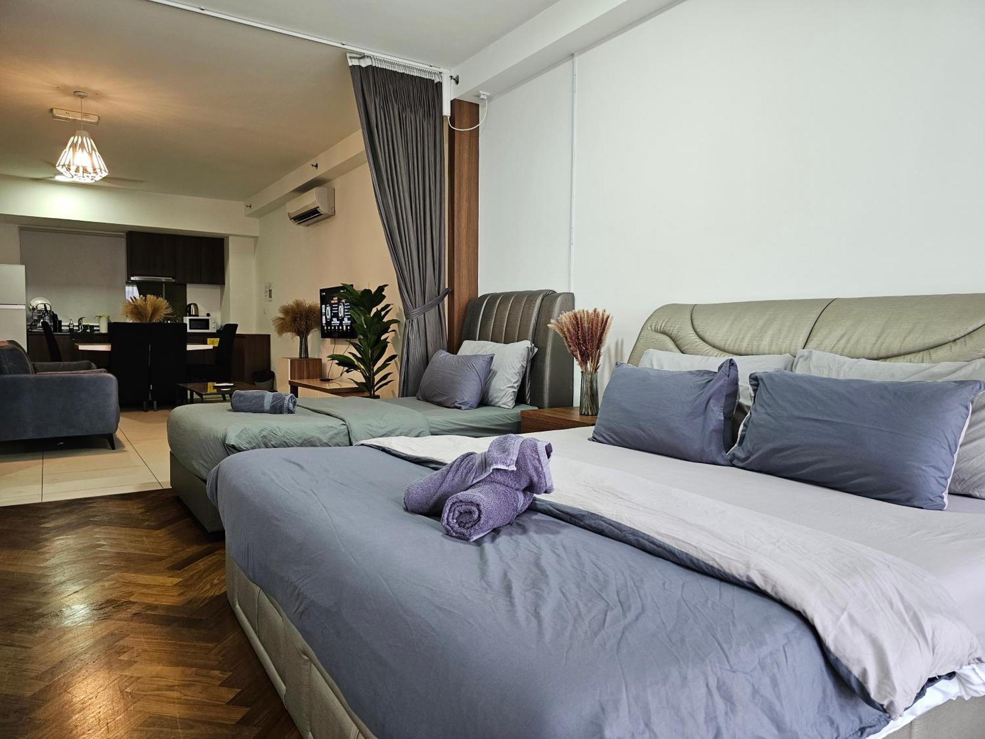 Deluxe Seaview Suite Twin Bed By The Only Bnb Tanjung Tokong エクステリア 写真